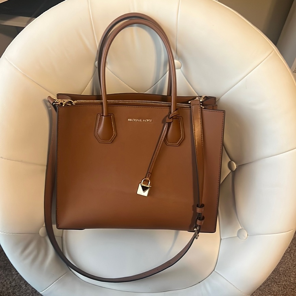 Michael kors larger Mercer bag -Reasonable offers welcome!